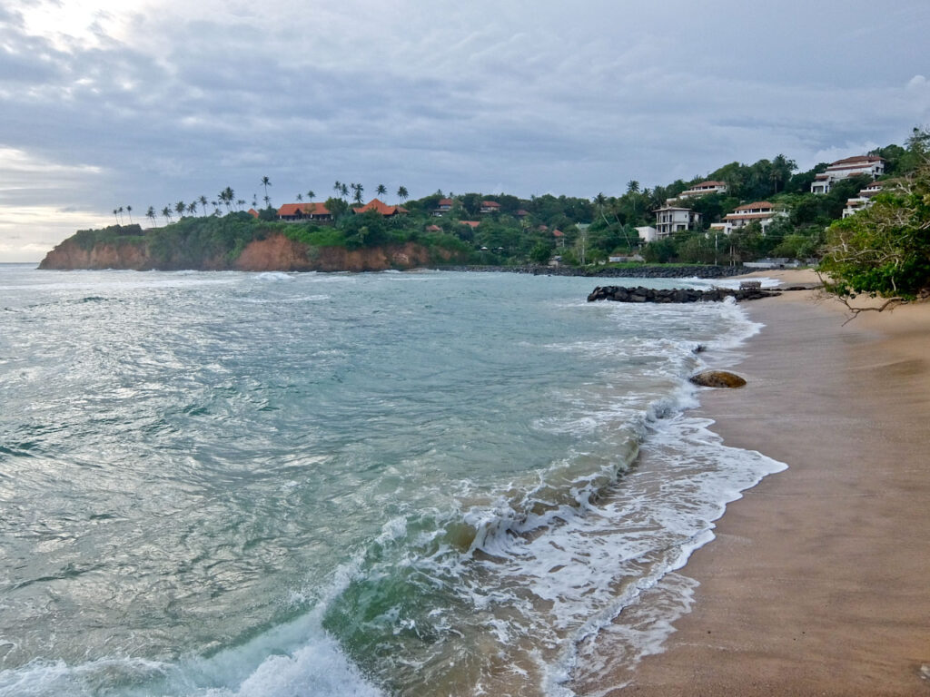 Eraeliya-Beach-and-Headland